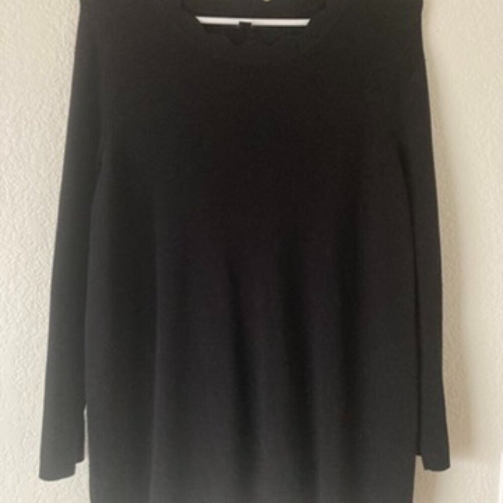 Seena Scalloped 3/4 Sleeve Fitted Sweater